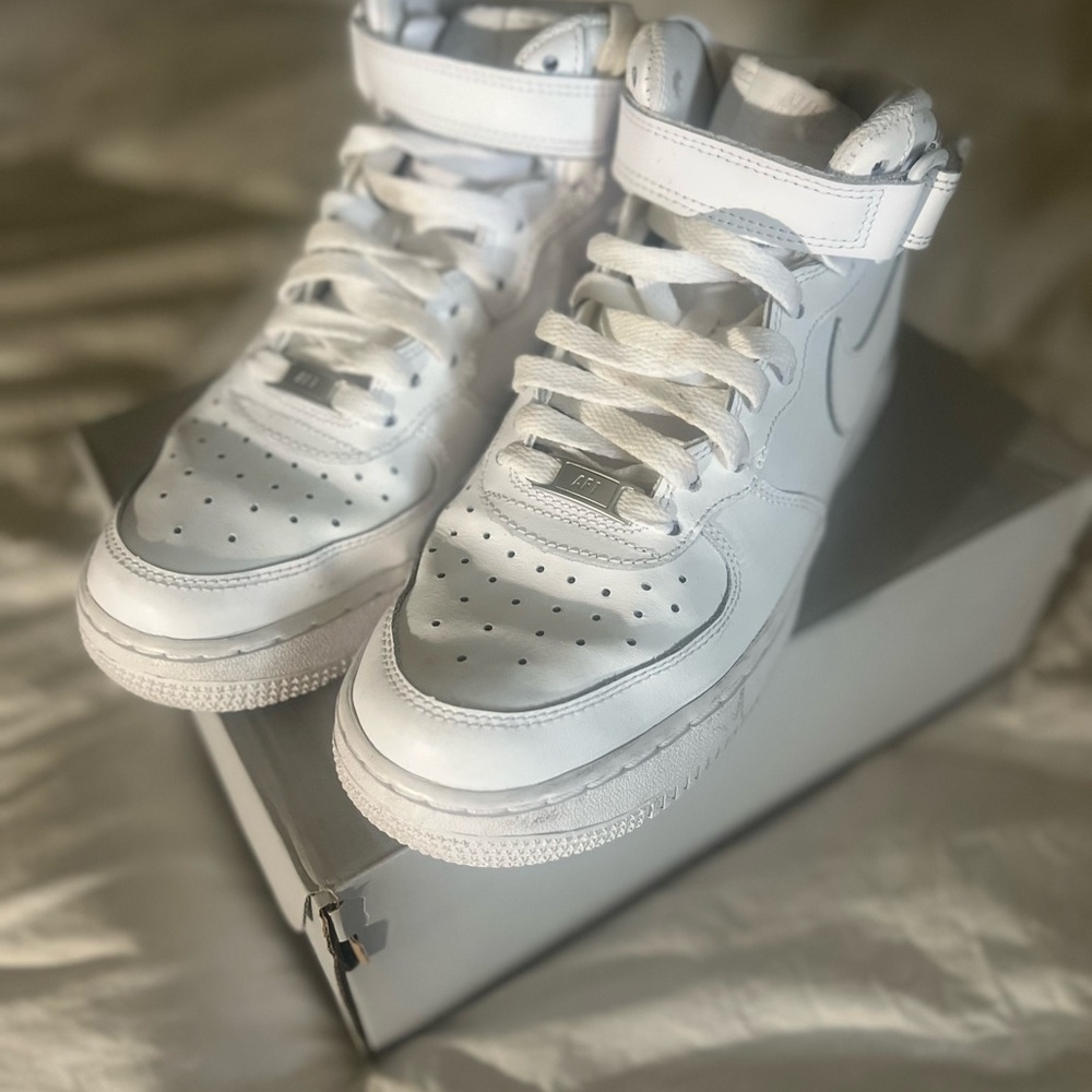 Air Force 1 Mid White High-Top Sneakers